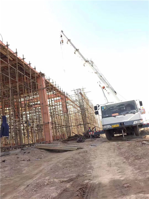 盐山县25 吨、50 吨吊车怎么选？多大重量 / 半径适合对应车型？