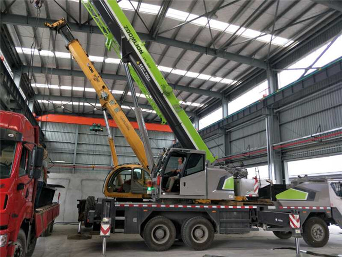 盐山县高空车出租需要注意哪些安全事项？